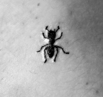 Tatuaje de hormiga