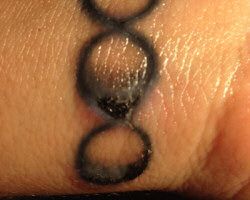 Tatuaje repasado, aspecto raro