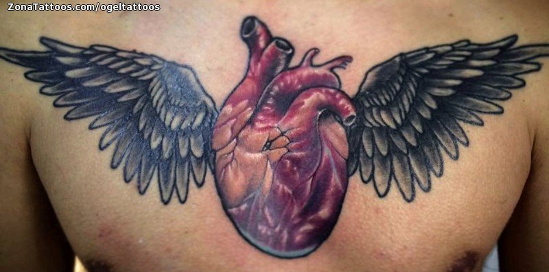 Tatuaje De Corazones Alas Pecho