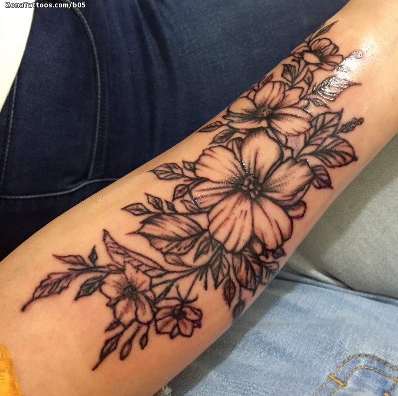 Tatuaje de Flores, Brazo