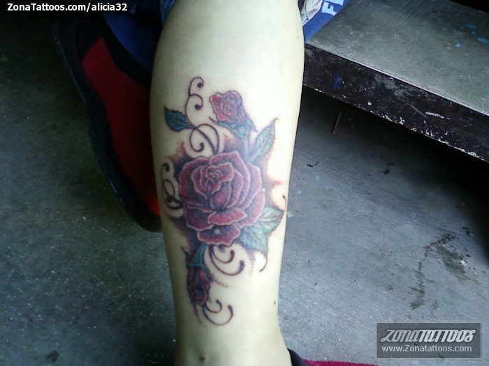 Tatuaje de Pierna, Rosas, Flores