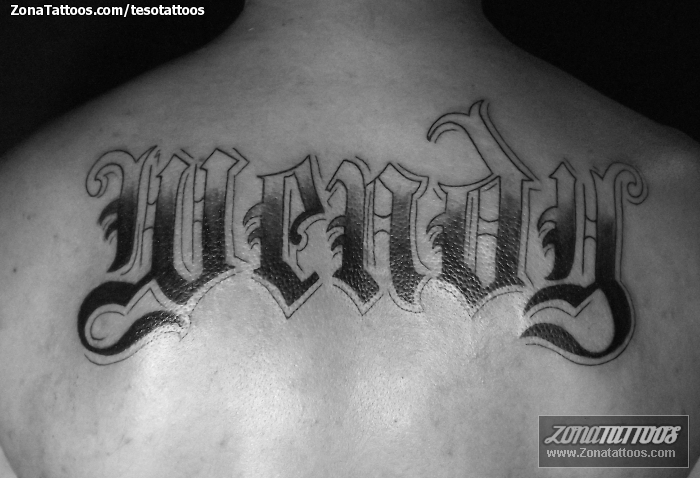 Tatuaje de Letras