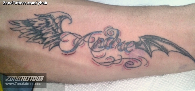 Tatuaje de Nombres, Alas, Letras